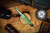 HERETIC KNIVES MANTICORE S RECURVE CEL SHADE TOXIC GREEN H025F-CS-TX