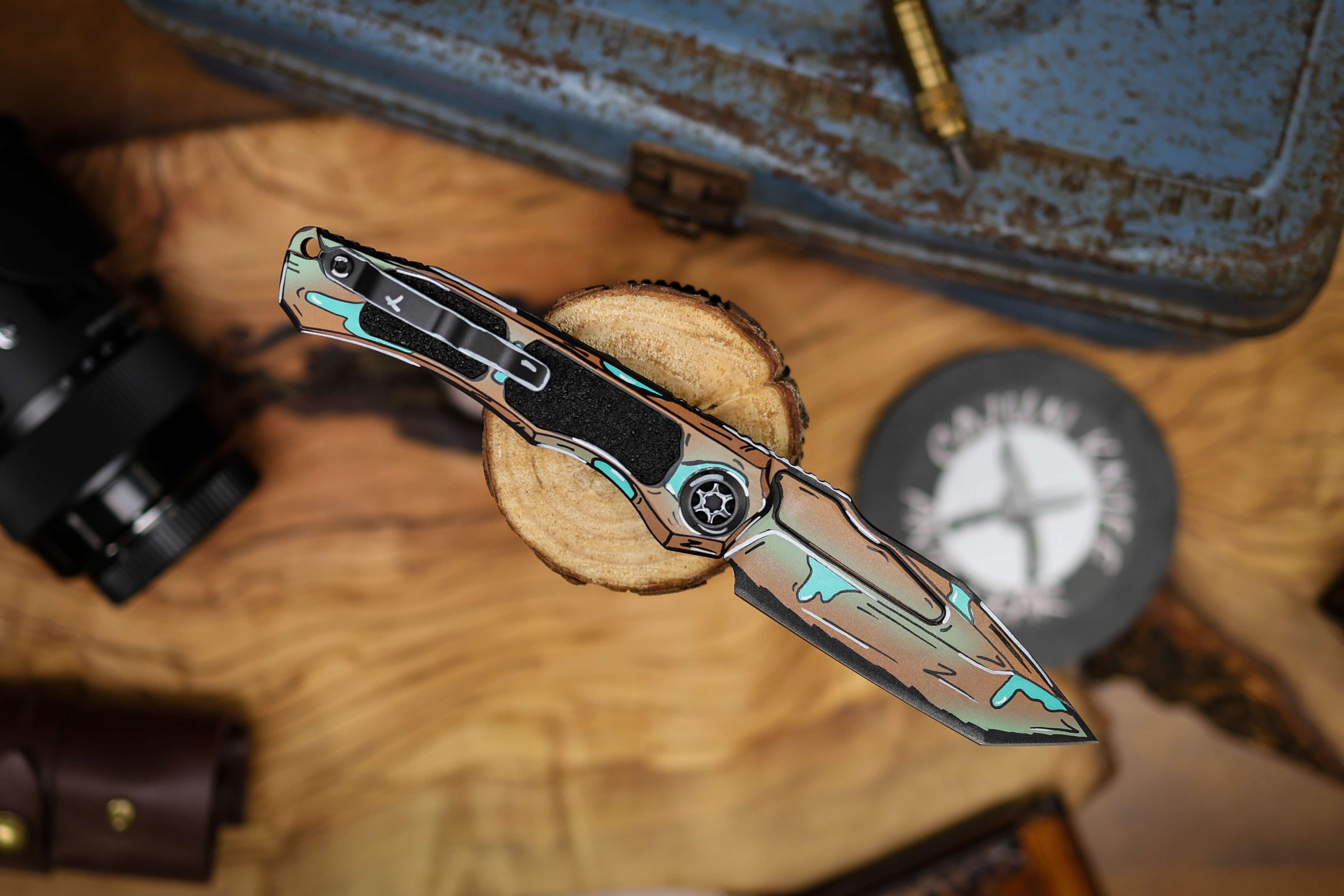 Heretic Knives Wraith V4 Tanto Auto Cel Shade SHIPWRECK - Premium