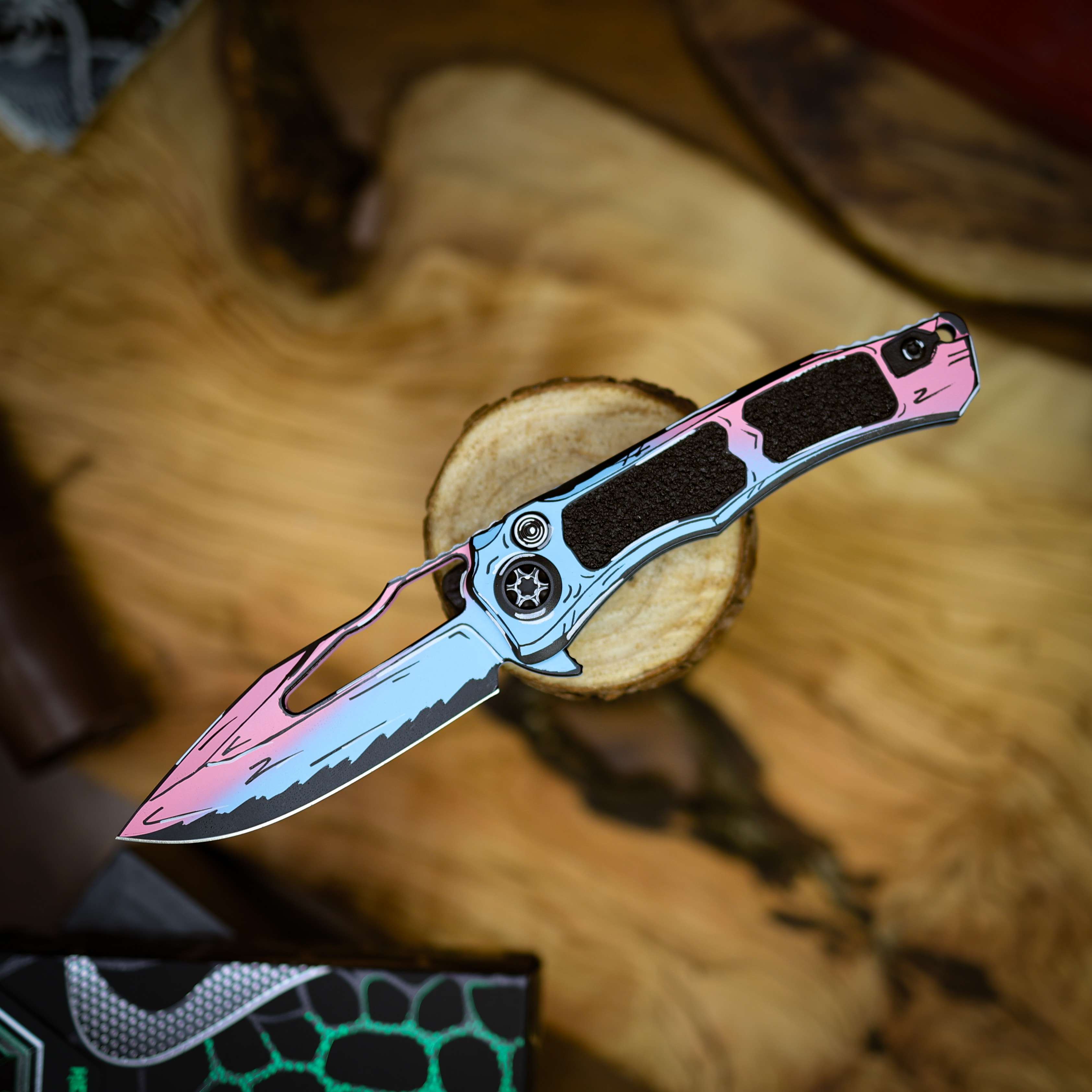 Heretic Knives Wraith - Manual Clip Point Cel Shade Cotton Candy