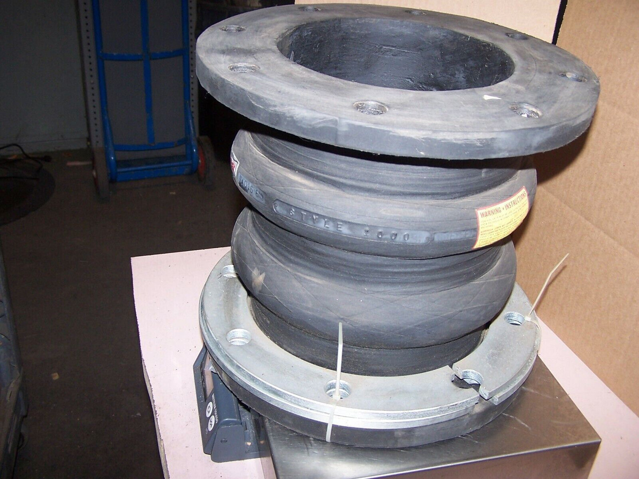 NEW UNAFLEX 8" DIAMETER RUBBER FLEXIBLE EXPANSION JOINT 13" FLANGE