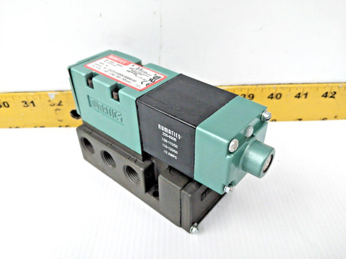 New Numatics Solenoid Valve With Base 150 PSIG MAX 120V Coil  152SA400K000030