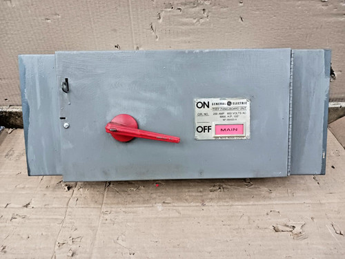 GE 200 Amp Fusible Panelboard Switch 3 Pole 600 VAC / 250 VDC THFP364