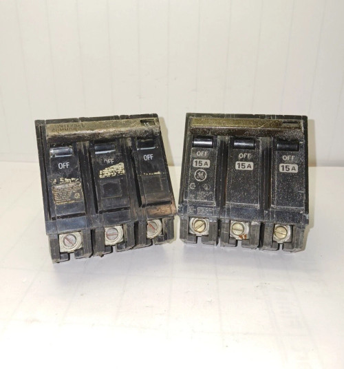 2) GENERAL ELECTRIC 15 AMP BOLT ON CIRCUIT BREAKER 3 POLE 240 VAC THQB315