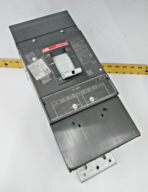 ABB SACE Tmax 300 Amp I-Line Circuit Breaker 600 VAC 3 Pole XT5HU330ABYN000XXX