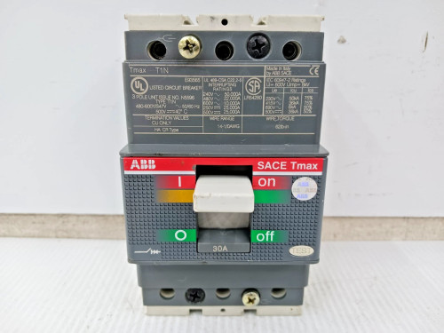 ABB SACE Tmax 30 Amp Circuit Breaker 3 Pole 600 VAC / 500 VDC 22kA T1N30 E93565