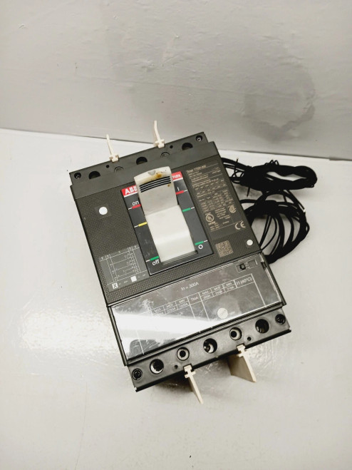 ABB TMAX XT5N400 400 AMP CIRCUIT BREAKER 3 POLE 600 VAC