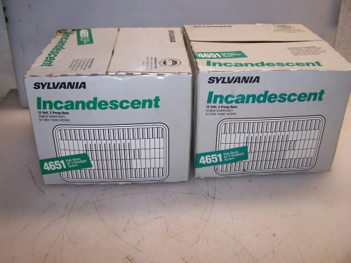 (2) LOT OF 2 SYLVANIA 4651 HALOGEN INCANDESCENT HIGH BEAM HEADLIGHT