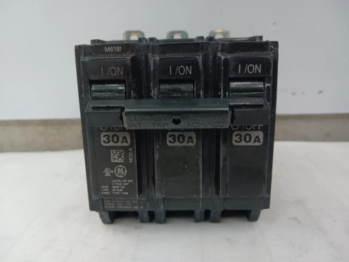 GE 30 AMP CIRCUIT BREAKER 3 POLE 240 VAC THQB330