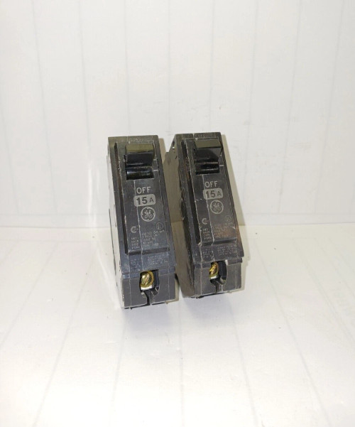LOT 0F 2) GENERAL ELECTRIC 15 AMP CIRCUIT BREAKER 120/240 VAC THQB1115