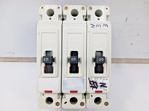 Lot of 3) Challenger 20 Amp Bolt-On Circuit Breaker 1 Pole 277 VAC CE1020 *Flaw*