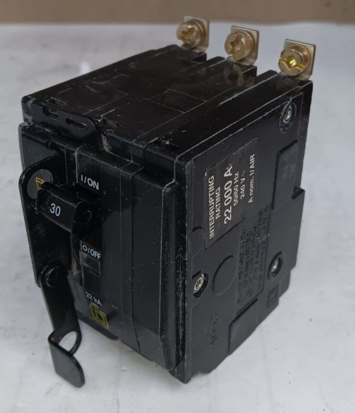 NEW SQUARE D 30 AMP BOLT-ON CIRCUIT BREAKER 3 POLE 240 VAC QOB330VH