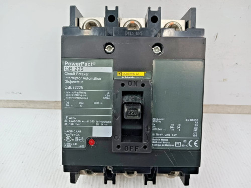 Square D 225 Amp Bolt-On Circuit Breaker 3 Pole 240 VAC 10kA QBL32225 *Flaw*