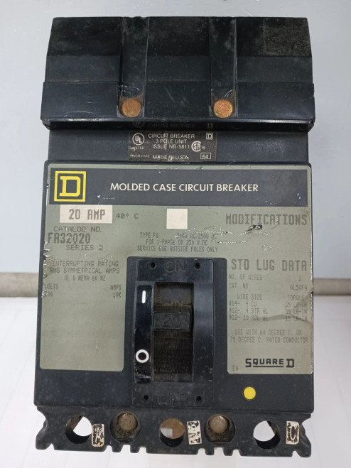 SQUARE D 20 AMP MOLDED CASE CIRCUIT BREAKER 3 POLE 240 VAC FA32020