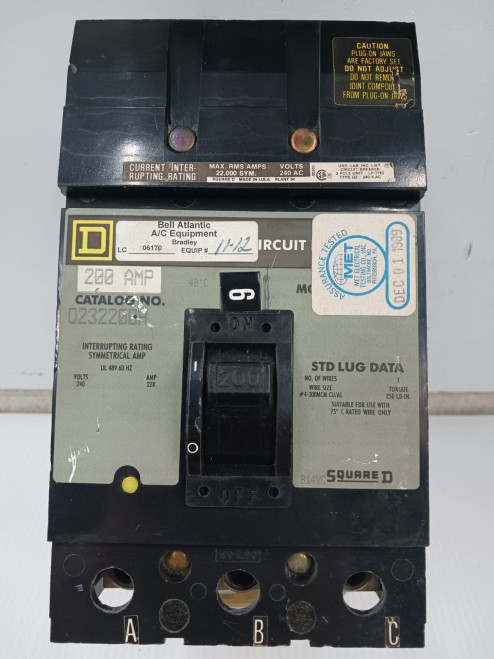 Square D 200 Amp I-Line Circuit Breaker 3 Pole 240 VAC 22kA Q232200H (Chipped)