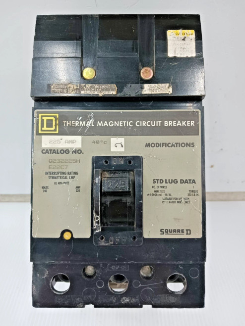 Square D 225 Amp Thermal-Magnetic Circuit Breaker 3 Pole 240 VAC Q232225H *Flaw*
