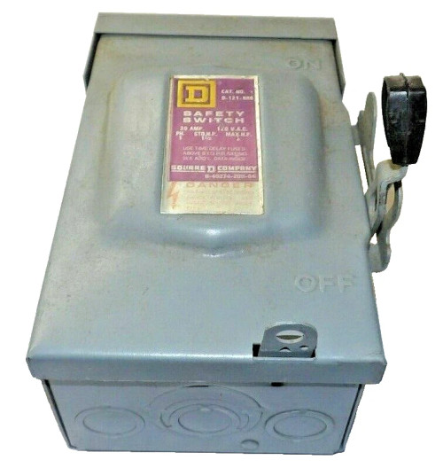 SQUARE D 30 AMP FUSIBLE SAFETY DISCONNECT SWITCH 120 VAC 1Ø 2 HP 3R D-121-NRB
