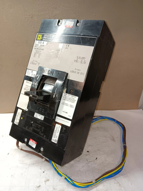SQUARE D LHL363001287 300 AMP CIRCUIT BREAKER 3 POLE 600 VAC UNDERVOLTAGE & AUX