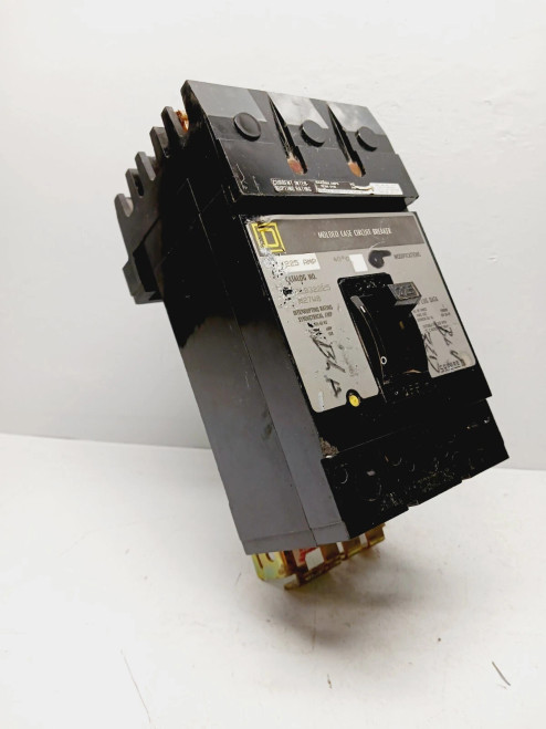 SQUARE D Q2B32225 225 AMP I-LINE CIRCUIT BREAKER 3 POLE 240 VAC (FLAW)