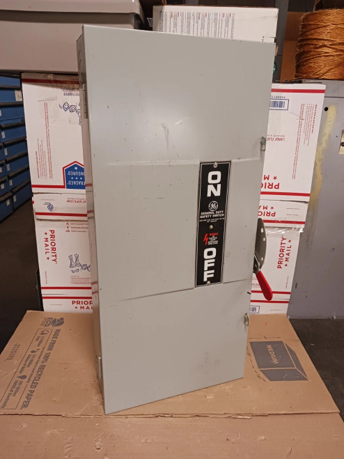 NEW GE TGN3324 200 AMP NON-FUSED GENERAL DUTY SAFETY SWITCH 3 POLE 240 VAC