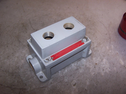 ALLEN BRADLEY 800H-R3HA7 HAZARDOUS LOCATION THREADED PUSHBUTTON STATION