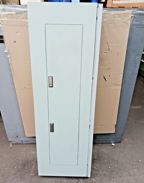 Eaton 225 Amp Main Lug Panelboard PRL1A 1 Phase 3 Wire 120 Y/ 240 Vac 42 Circuit