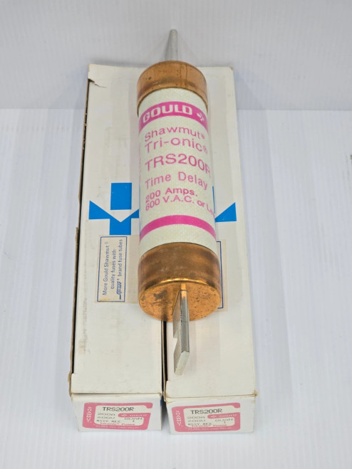 Lot of 2 New Gould Shawmut 200 Amp Dual-Element Time-Delay Fuses 600 VAC TRS200R