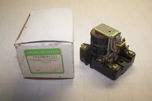 NEW GE GENERAL ELECTRIC 10 AMP 600 VAC 1/2 HP RELAY 600 VOLT COIL CR120E01111
