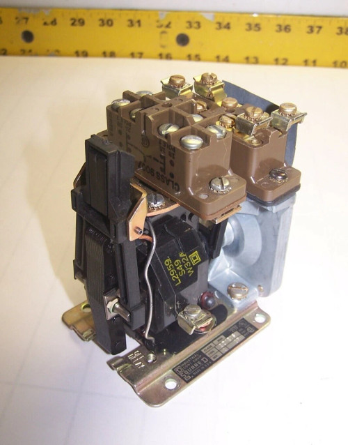 SQUARE D TIMING RELAY 600 VAC 120V COIL 9050A012DS1