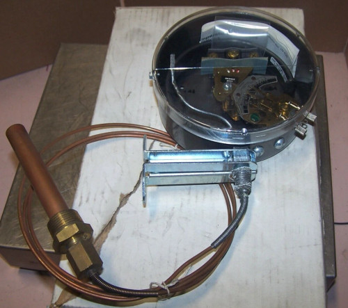 NEW MERCOID TEMPERATURE SWITCH TYPE DA-7035-153-2A