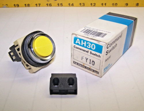 New Fuji Electric AH30 Yellow Command Switch 10 Amp 600 VAC FY10