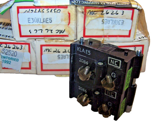 5) NEW CUTLER HAMMER 2 NC LOGIC LEVEL CONTACT BLOCK E30KLAE5 LOT OF 5