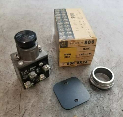 NEW ALLEN BRADLEY 800-AK2A FLUSH HEAD BLACK PUSHBUTTON 1 NO - 1 NC