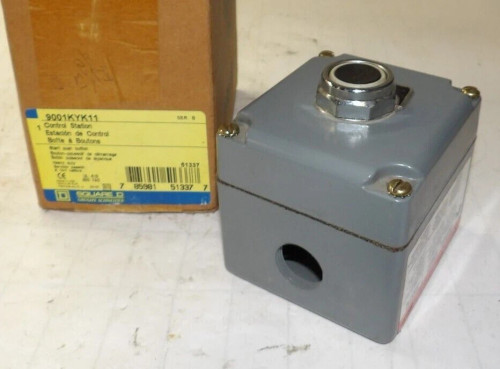 NEW SQUARE D SINGLE BUTTON "START" HEAVY DUTY CONTROL STATION 600 VAC 9001KYK11