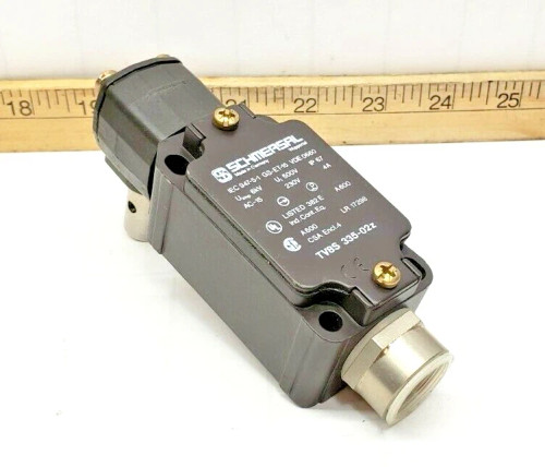 New Schmersal Hinged Switch 230 VAC 4 Amp TV8S-335-02Z