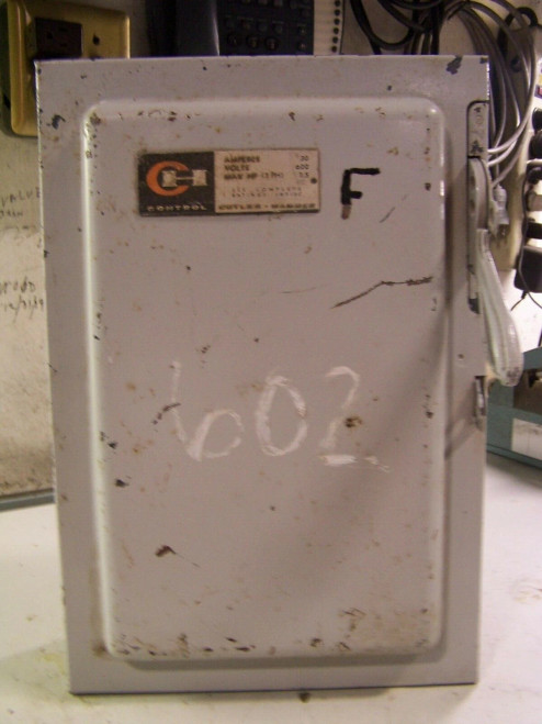 CUTLER HAMMER 30A FUSIBLE SAFETY SWITCH 600V 7.5 HP 3 PHASE 3 POLE 4131H311