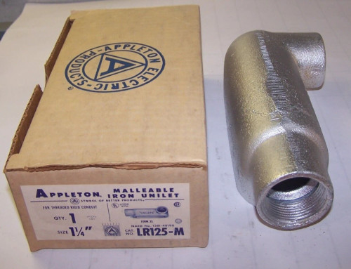 NEW APPLETON 1-1/4" MALLEABLE IRON UNILET FORM 35 CONDUIT LR125-M
