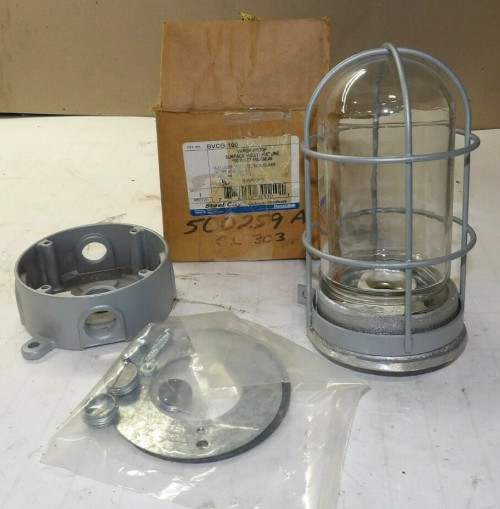 NEW THOMAS & BETTS VAPOR-PROOF SURFACE MOUNT FIXTURE 100 WATT MAX BVCG-100