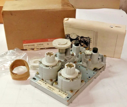 NEW HONEYWELL DUAL INPUT PNEUMATIC RECIEVER CONTROL REVERSE ACTING RP920B1056