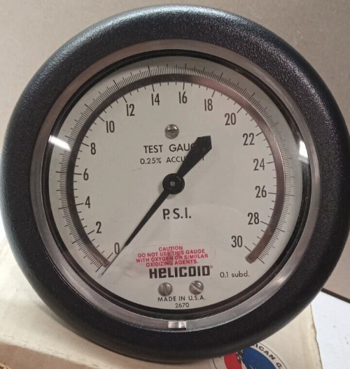 NEW HELICOID PRESSURE GAUGE 0-30 PSI 4.5" FACE 6" OD 1/4" NPT-REAR F1E3D3A100000