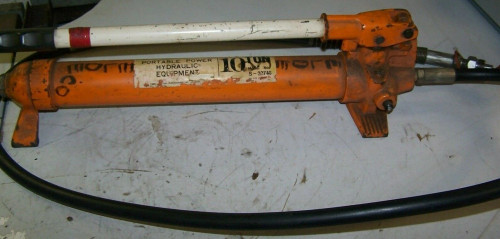 CENTRAL HYDRAULICS 10 TON REPLACEMENT PUMP FOR PORTABLE PULLER S-32746