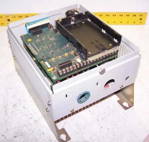 ALLEN BRADLEY 2 HP VARIABLE FREQUENCY DRIVE 1336S-AQF20-AA-EN30 1336
