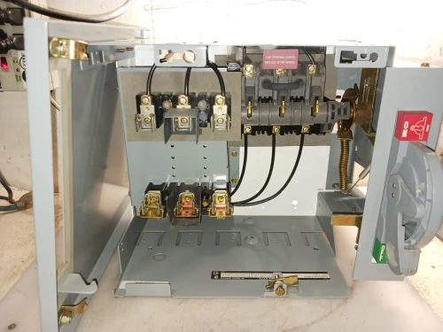 ALLEN BRADLEY 30 AMP FUSIBLE FUSED FEEDER MCC BUCKET 12" 2100 SERIES WITH DOOR