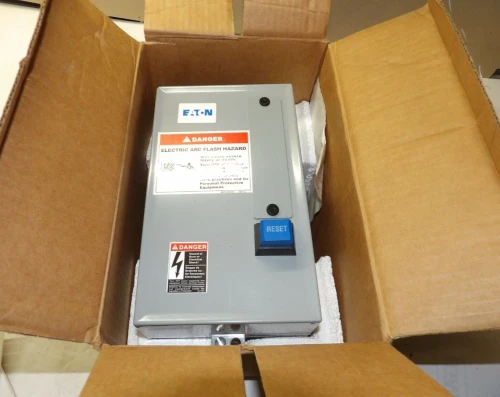 NEW EATON 27 AMP 3P ENCLOSED SIZE 1 MOTOR STARTER 600 VAC 240 V COIL ECN0511BAA