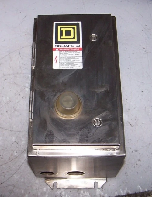 SQUARE D SIZE 0 ENCLOSED MOTOR STARTER 120V COIL 600V 5 HP 8536SBW12V02S