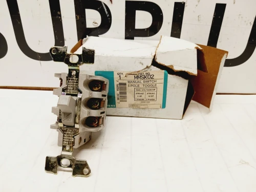 NEW SIEMENS MMSK02 MANUAL SWITCH 3 POLE TOGGLE 575 VAC 10 HP