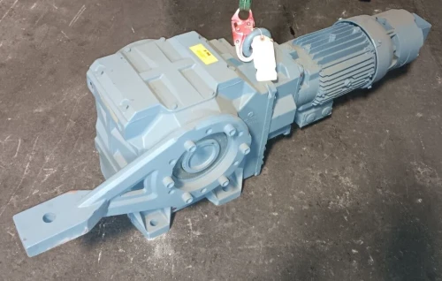 NEW DANFOSS BAUER 4 KW ELECTRIC BRAKE GEARMOTOR 460 VAC 1710 RPM 3Ø 50 nM
