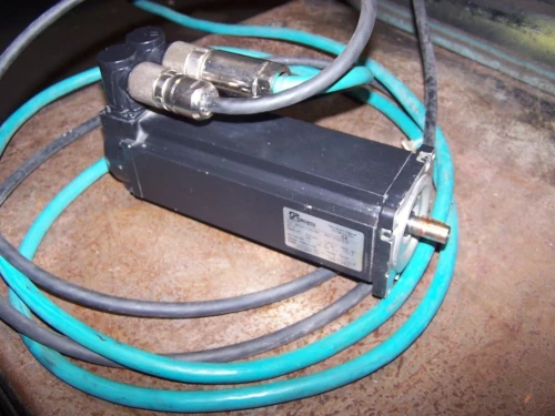 PACIFIC SCIENTIFIC .57 KW 3000 RPM AC PM SERVO MOTOR 560 VOLT SK24N-1040-000