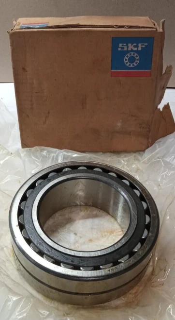 NEW SKF SPHERICAL ROLLER BEARING 100 MM BORE 165 MM OD 52MM W 23120 CC/W33