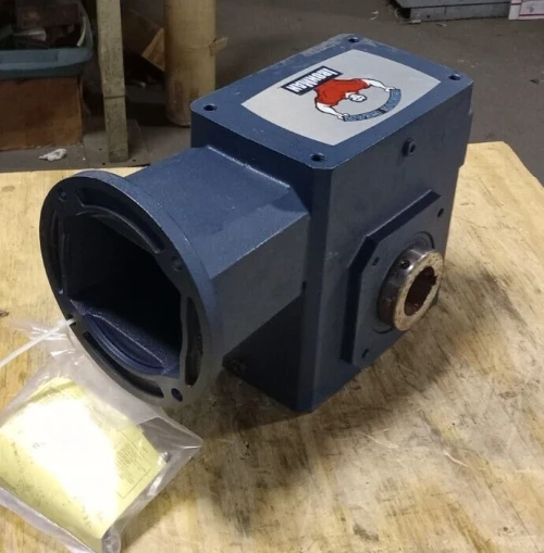 NEW GROVE GEAR IRONMAN GRHM83040H15627 40:1 GEARBOX 2.25 HP 2477 IN LB 1750 RPM