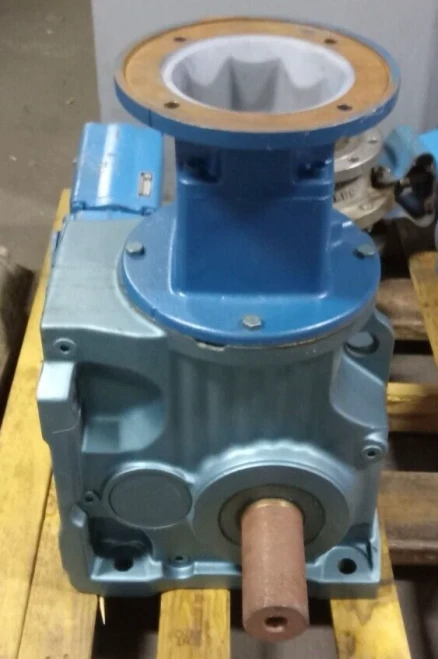 NEW SEW EURODRIVE K97 GEAR DRIVE 18,900 IN LBS 22.37 RATIO K97AM284